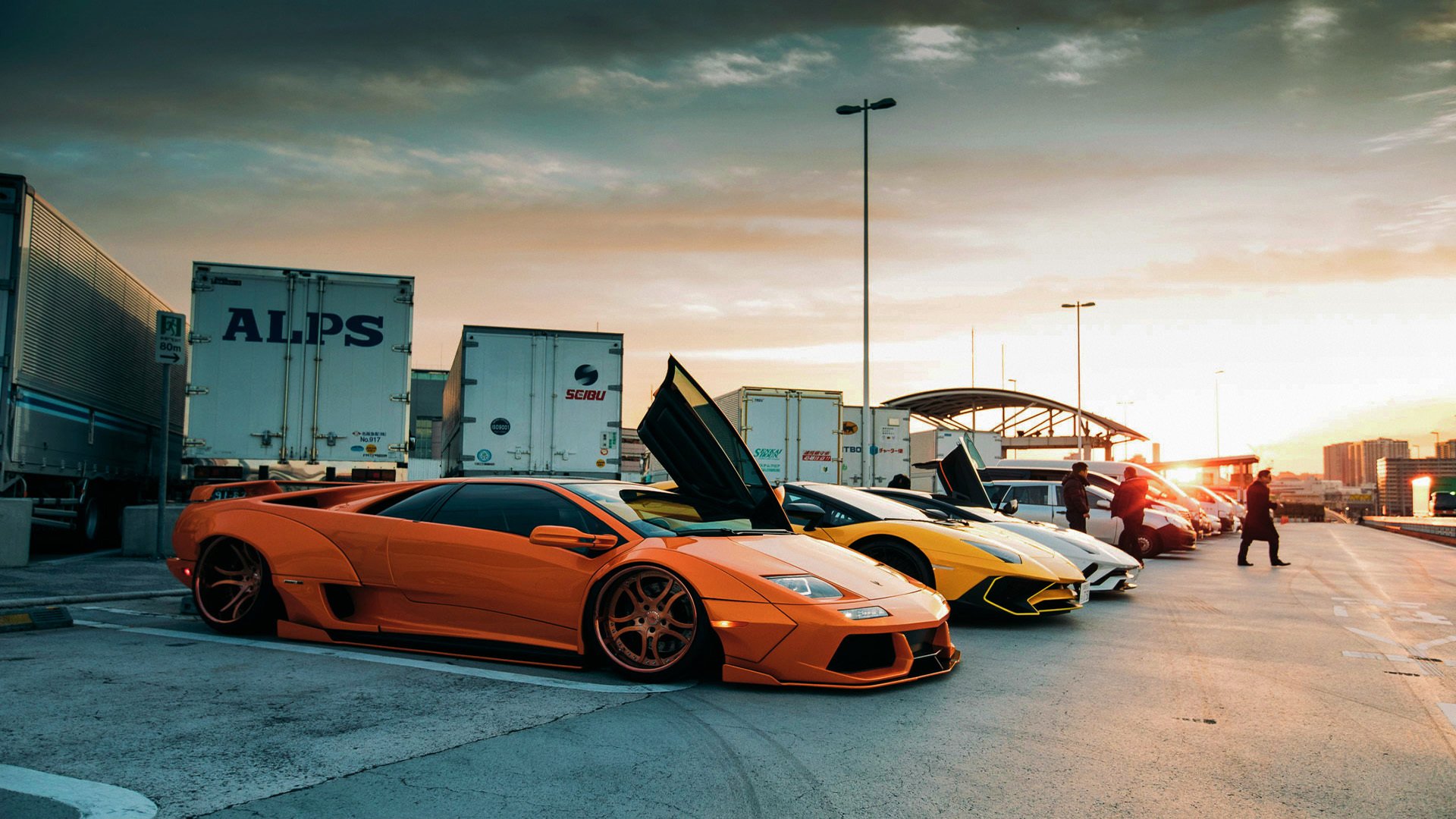 乐鱼app-西甲裁判指令语言对比赛中球队反应速度的潜在干扰分析，中甲裁判争议判罚引冲突